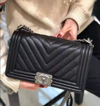 𝐂𝐡𝐚𝐧𝐥 Chevron Black caviar SHW