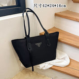 𝐏𝐚𝐫𝐚𝐝𝐚 Nylon Noir Tote Bag