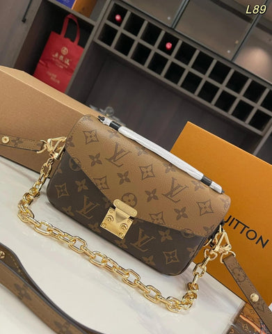 LV Pochette Metis Bag