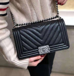 𝐂𝐡𝐚𝐧𝐥 Chevron Black caviar SHW